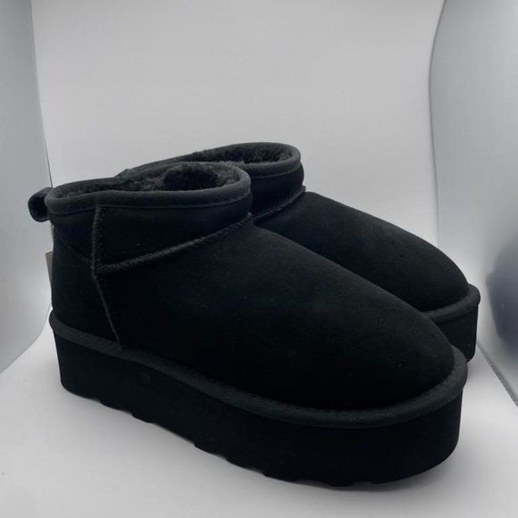 CUSHIONAIRE Women's COZY Genuine Suede pull on platform boot BLACK 8.5W - Picture 1 of 6